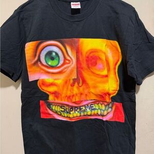 SUPREME Black Tee with Bold Graphic